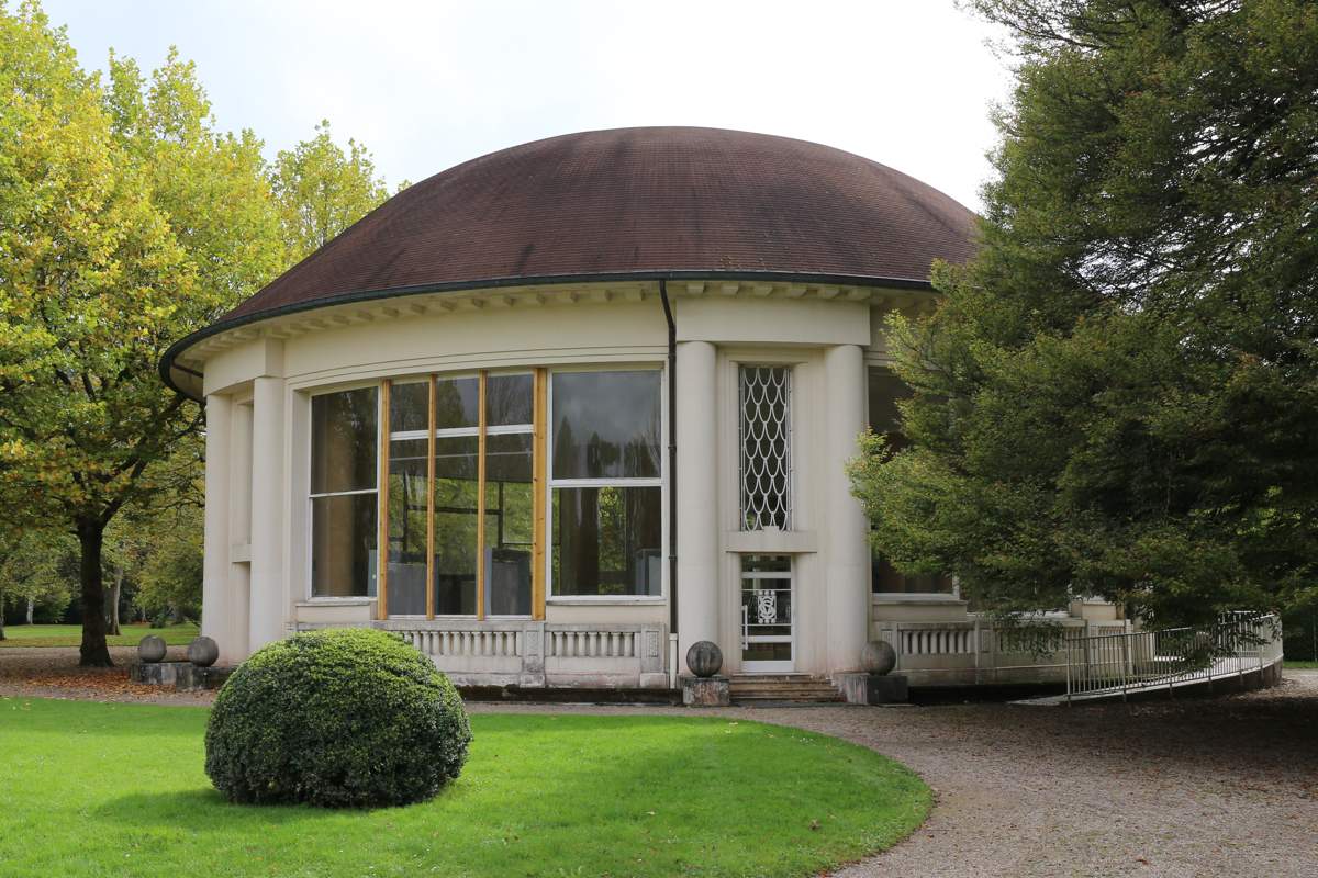 Pavillon de la Grande Source dans le parc thermal de Vittel, photographié en 2014.
